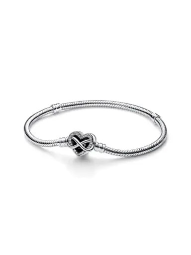 PANDORA สร้อยข้อมือ Snake chain sterling silver bracelet with infinity heart clasp with clear cubic zirconia สีเงิน